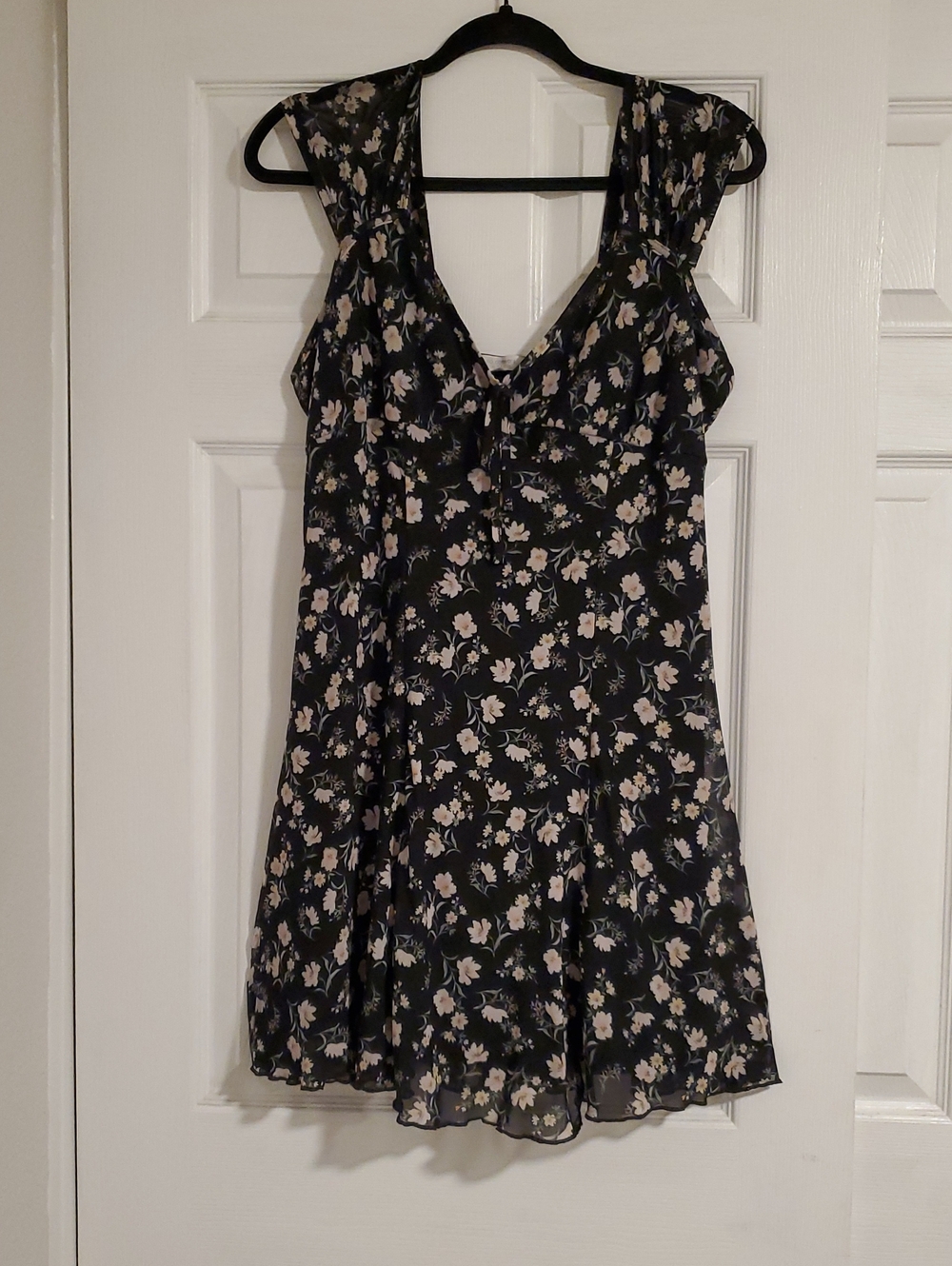 Floral V-Neck Mini Dress in Black